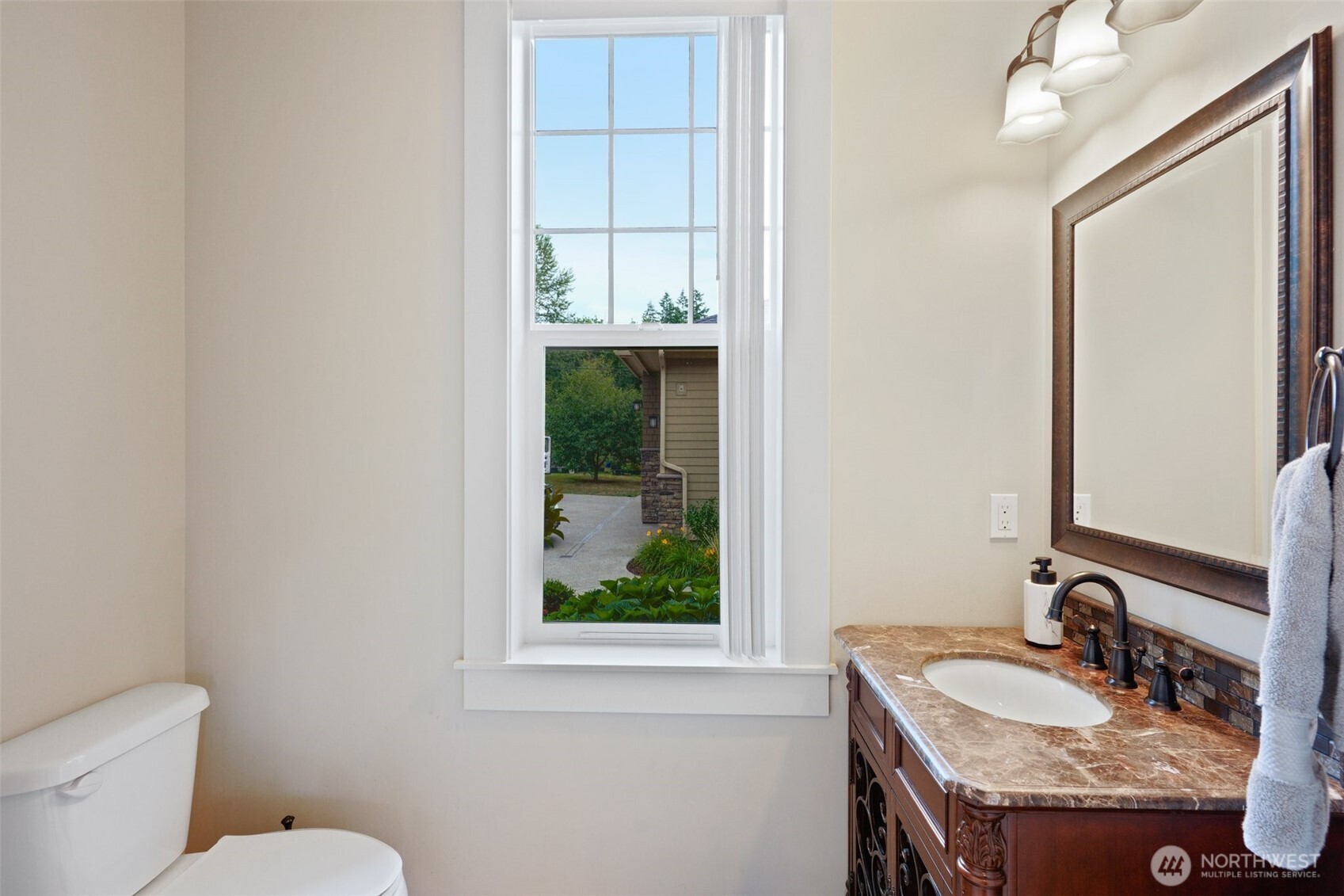 21201 Sweeney Road Southeast Maple Valley, WA 98038 - Photo 16 of 40 Gallery Image 16