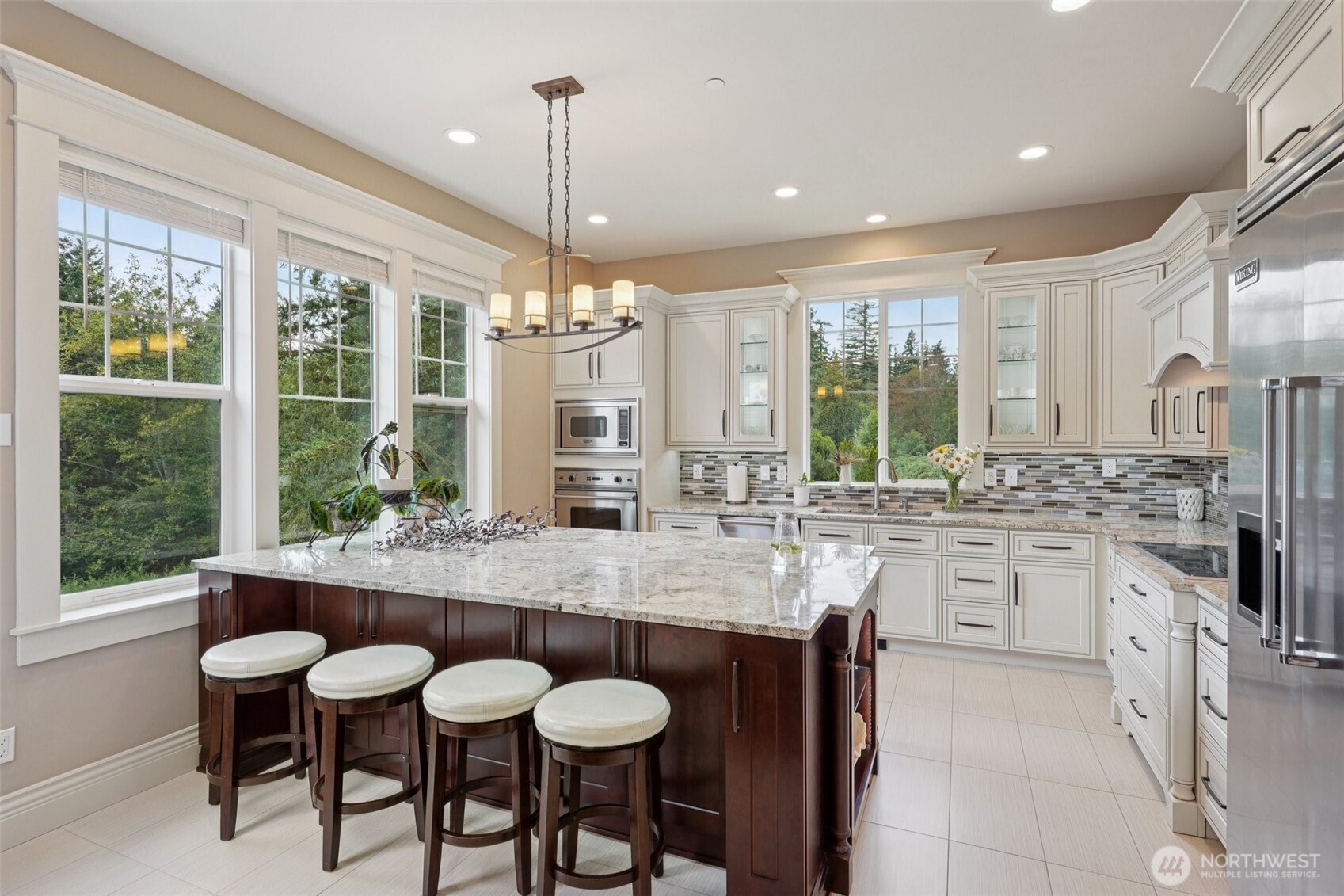 21201 Sweeney Road Southeast Maple Valley, WA 98038 - Photo 9 of 40 Gallery Image 9
