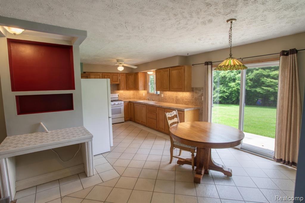 8040 Smith Road Gaines, MI 48436 - Photo 15 of 30