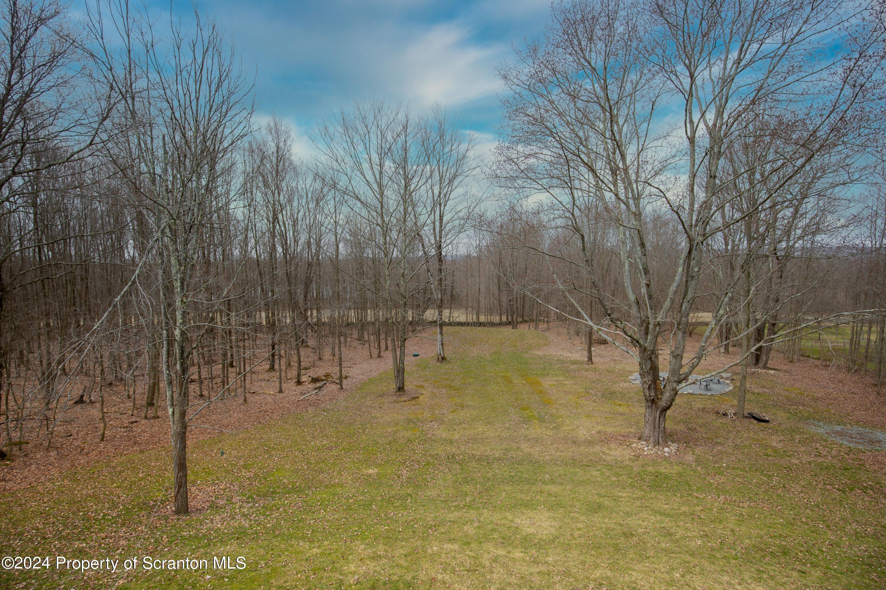 183 Murnin Road Lake Ariel, PA 18436 - Photo 17 of 58 Gallery Image 17