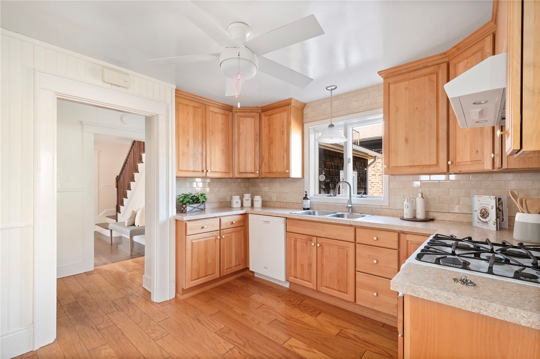 8 Druid Road Warwick, RI 02888 - Photo 12 of 34