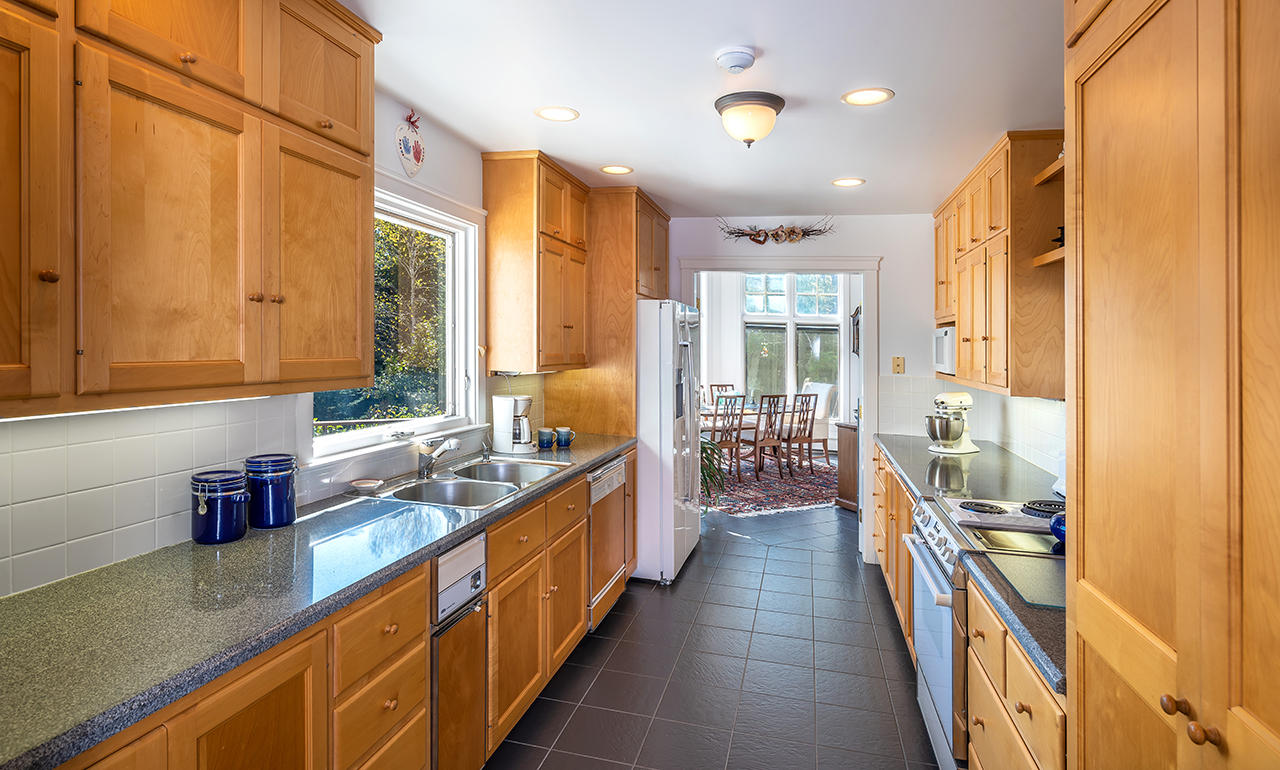 53 Cunner Rock Road East Boothbay, ME 04544 - Photo 12 of 43 12_CC