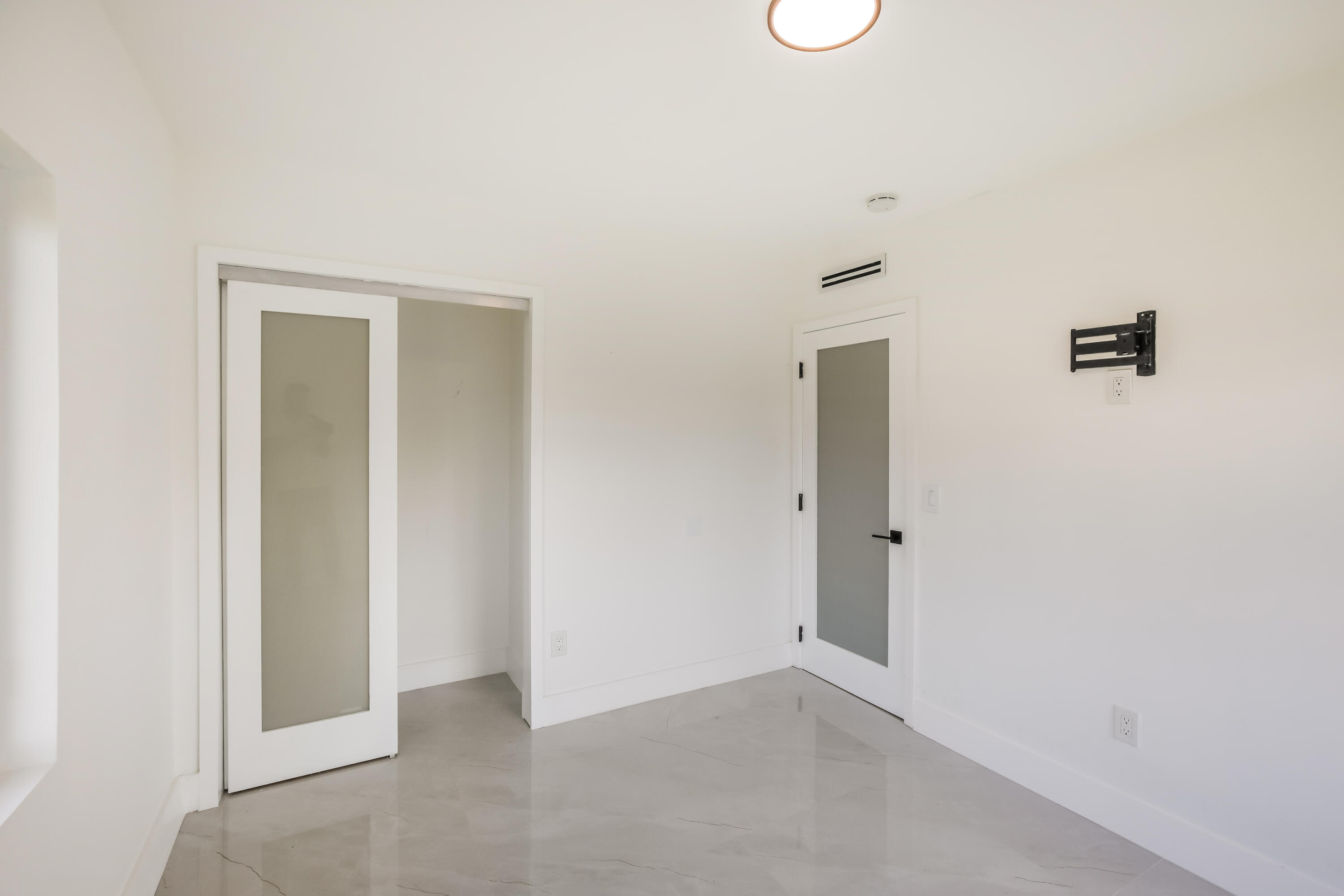 4701 Southwest 7th Street Miami, FL 33134 - Photo 13 of 17 14-photo-Bedroom-1657e44d-1969-4b7f-98e4