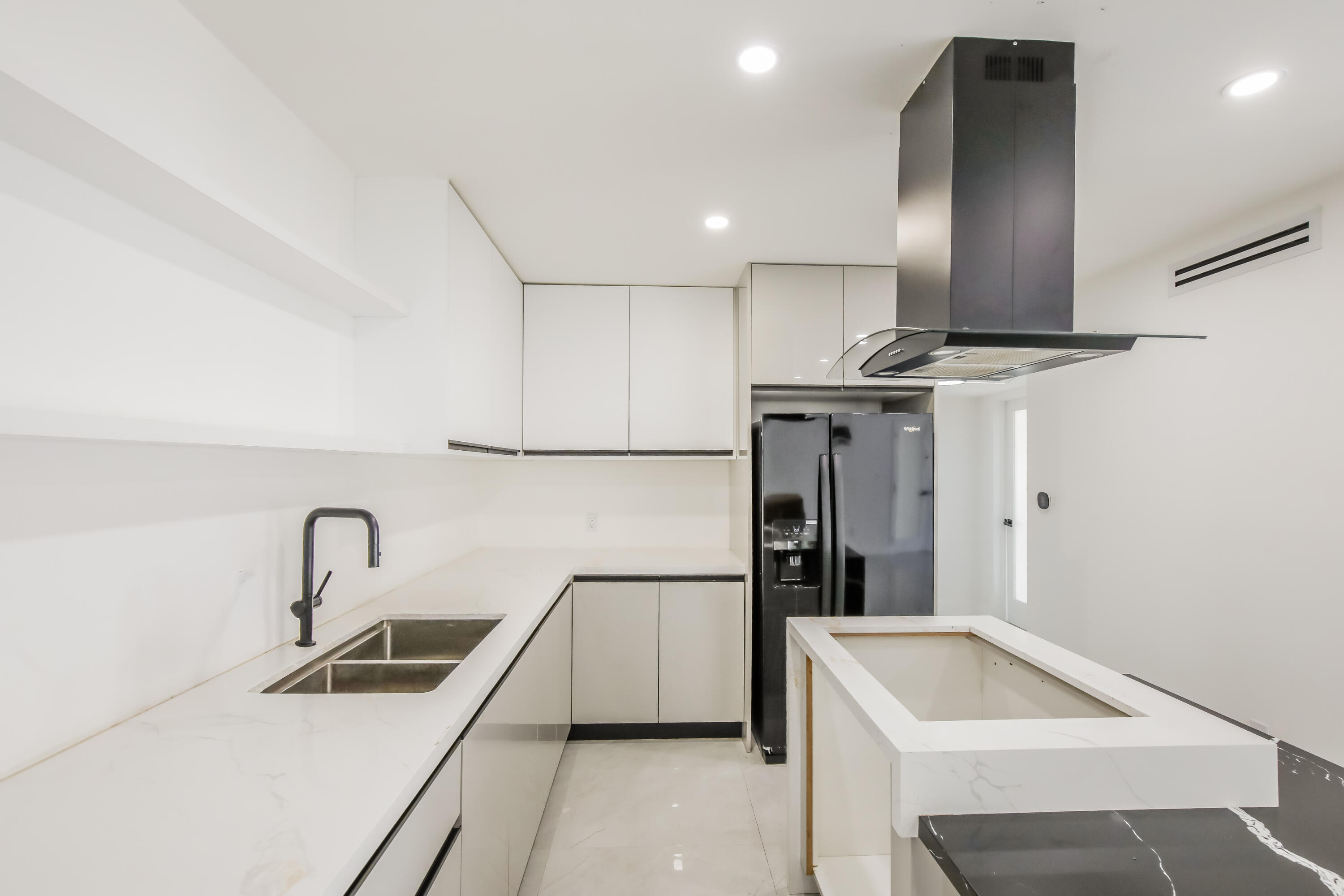4701 Southwest 7th Street Miami, FL 33134 - Photo 4 of 17 5-photo-Kitchen-36c275a5-c5f3-4d07-be61-