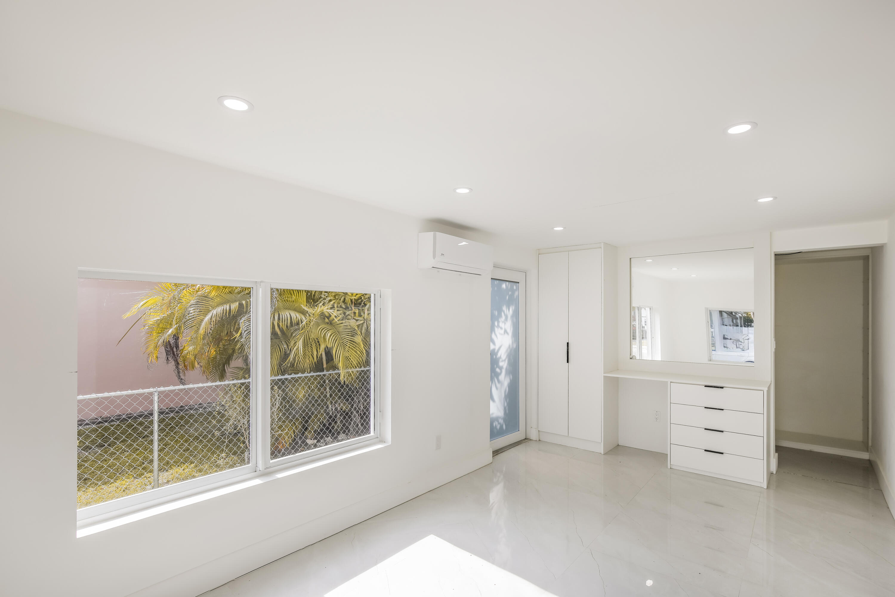 4701 Southwest 7th Street Miami, FL 33134 - Photo 6 of 17 7-photo-Family-Room-5f70fbe4-874b-47f9-9
