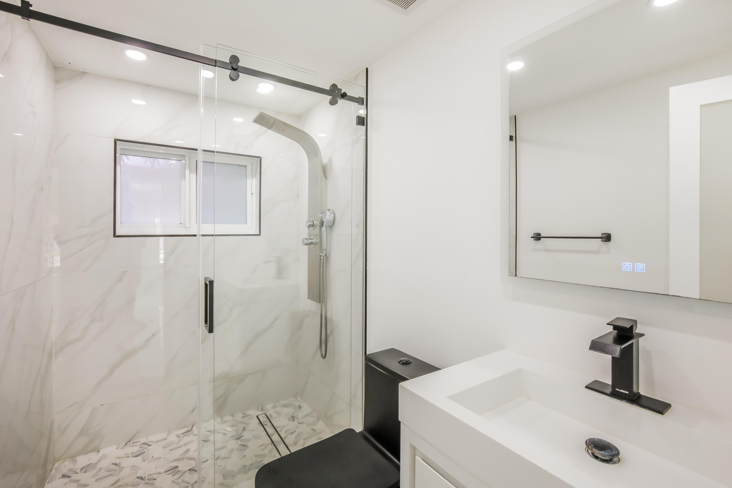 4701 Southwest 7th Street Miami, FL 33134 - Photo 9 of 17 10-photo-Main-Bathroom-64561978-df9e-41b