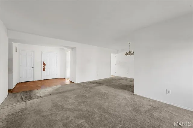 $99,900 | 3703 Candlewyck Club Drive, Unit D, Florissant, MO 63034