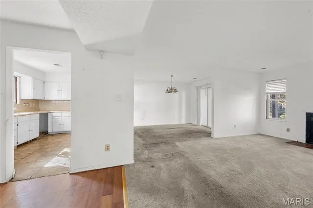 $99,900 | 3703 Candlewyck Club Drive, Unit D, Florissant, MO 63034