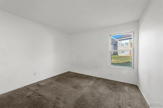 $99,900 | 3703 Candlewyck Club Drive, Unit D, Florissant, MO 63034