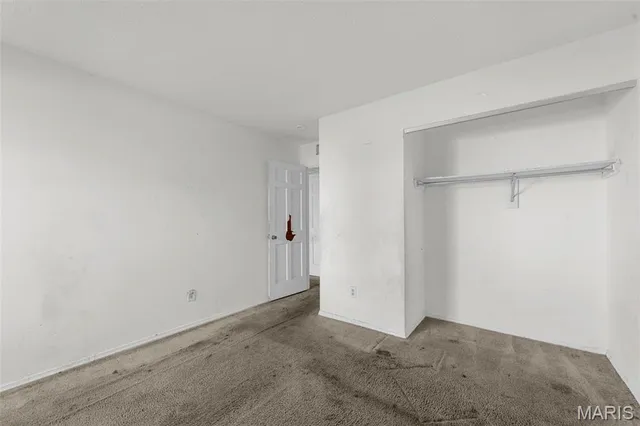 $99,900 | 3703 Candlewyck Club Drive, Unit D, Florissant, MO 63034