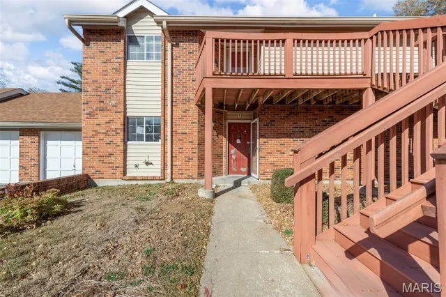 $99,900 | 3703 Candlewyck Club Drive, Unit D, Florissant, MO 63034