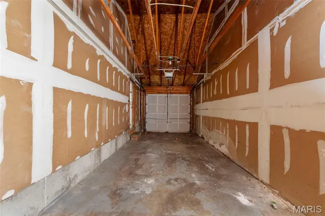 $99,900 | 3703 Candlewyck Club Drive, Unit D, Florissant, MO 63034