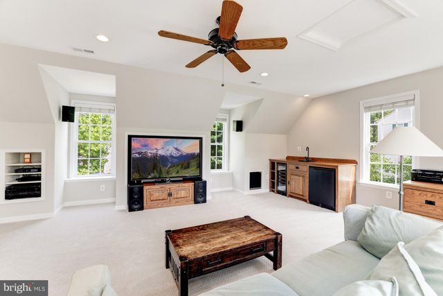 $985,000 | 20323 Bowfonds Street, Ashburn, VA 20147