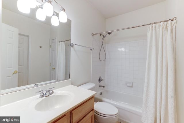 $985,000 | 20323 Bowfonds Street, Ashburn, VA 20147