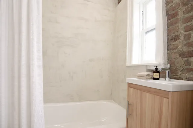 $5,900 | 116 North 8th Street, Unit 3R | Williamsburg