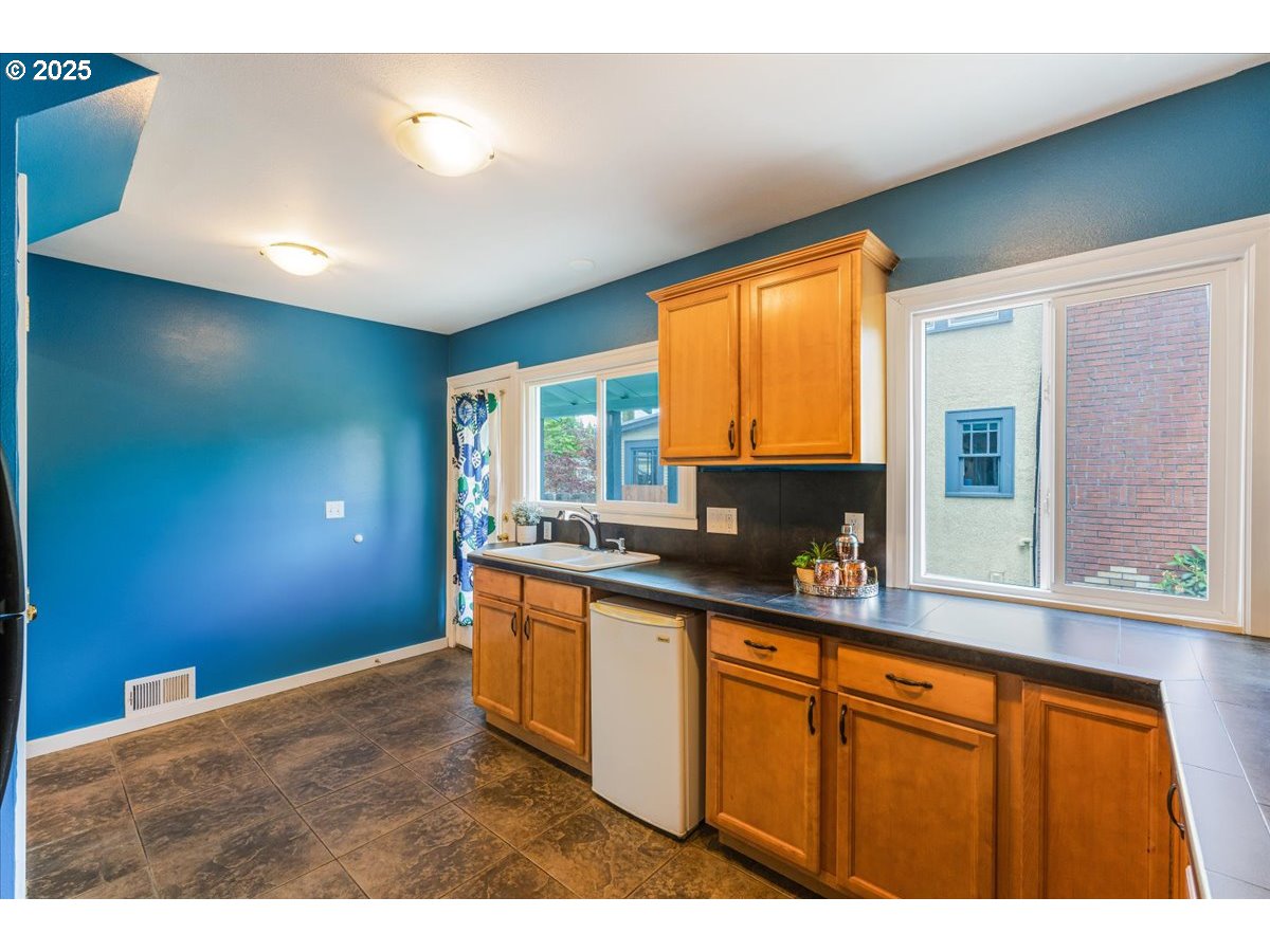 1716 North Rosa Parks Way Portland, OR 97217 - Photo 15 of 47 Gallery Image 15