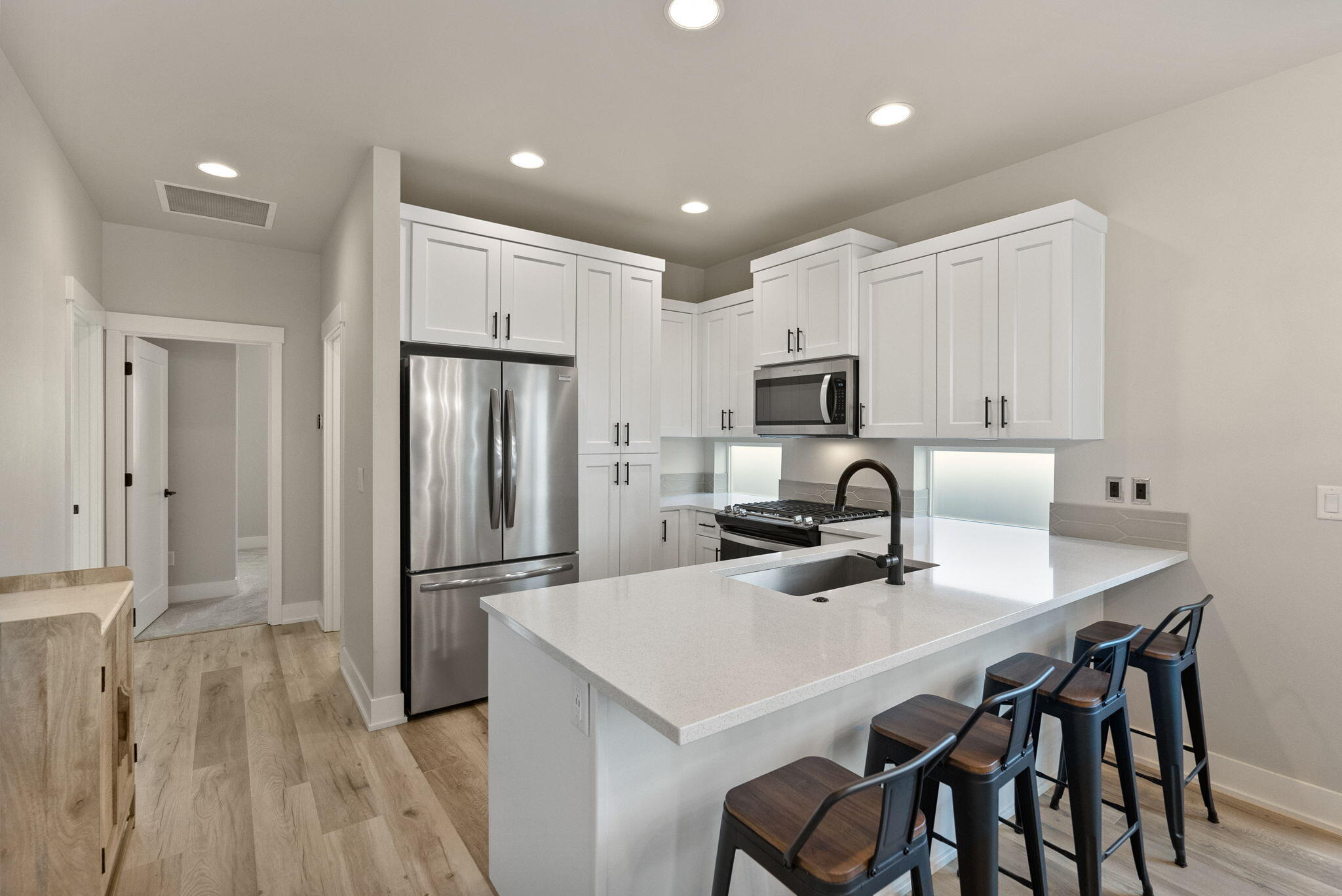 3859 Northeast Oakside Loop Bend, OR 97701 - Photo 13 of 51 Kitchen