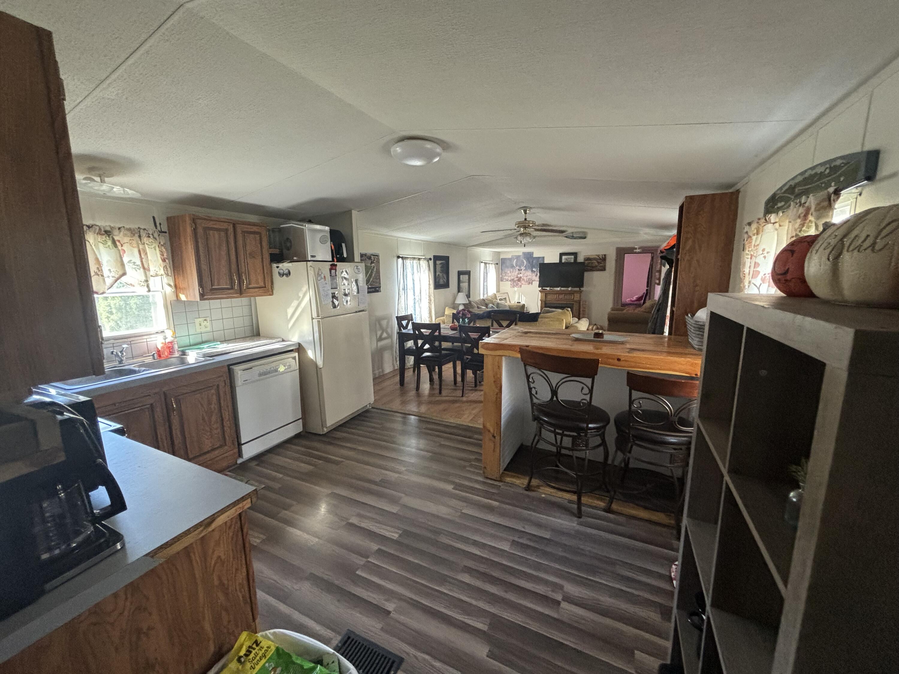 970 Gardiner Road, Unit 4 Wiscasset, ME 04578 - Photo 7 of 13 IMG_4151