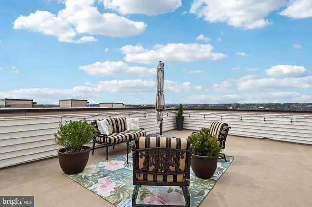 $725,000 | 22381 Roanoke Rise Terrace, Ashburn, VA 20148