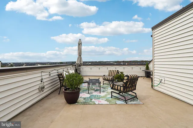 $725,000 | 22381 Roanoke Rise Terrace, Ashburn, VA 20148