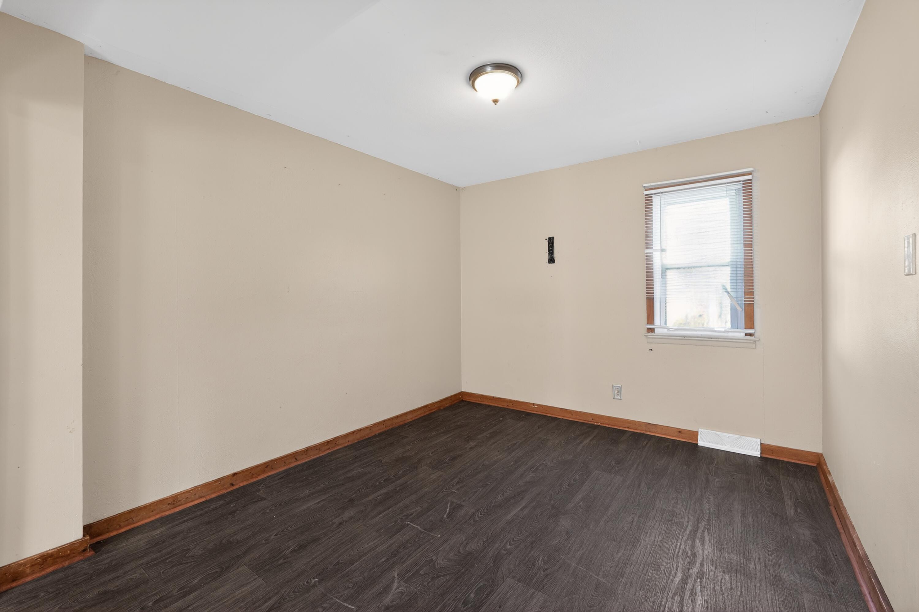 5622 West Mill Road Milwaukee, WI 53223 - Photo 25 of 33 14_5622_W_Mill_Rd-Living_room-7723