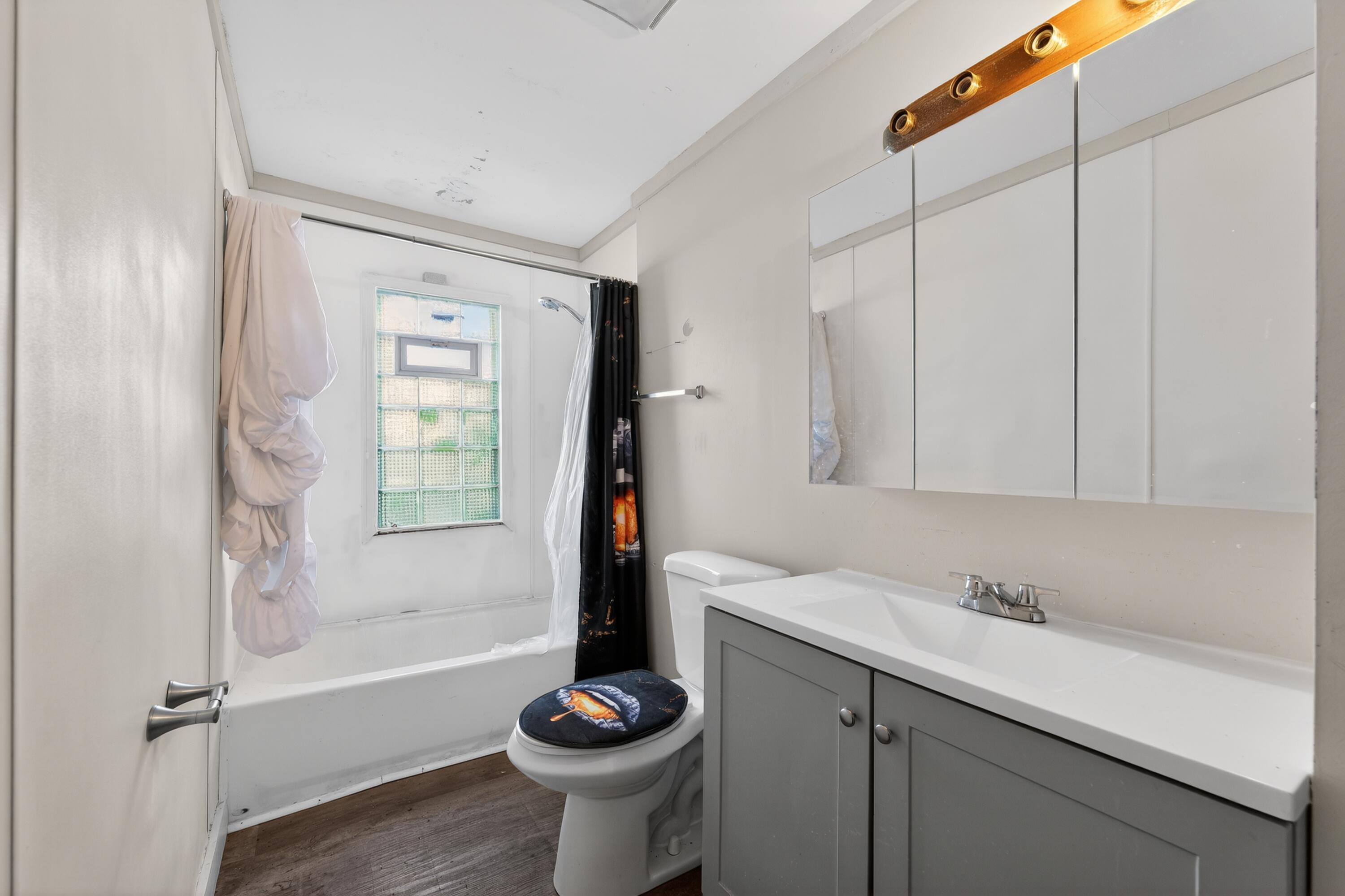 5622 West Mill Road Milwaukee, WI 53223 - Photo 26 of 33 22_5622_W_Mill_Rd-Bathroom-7718