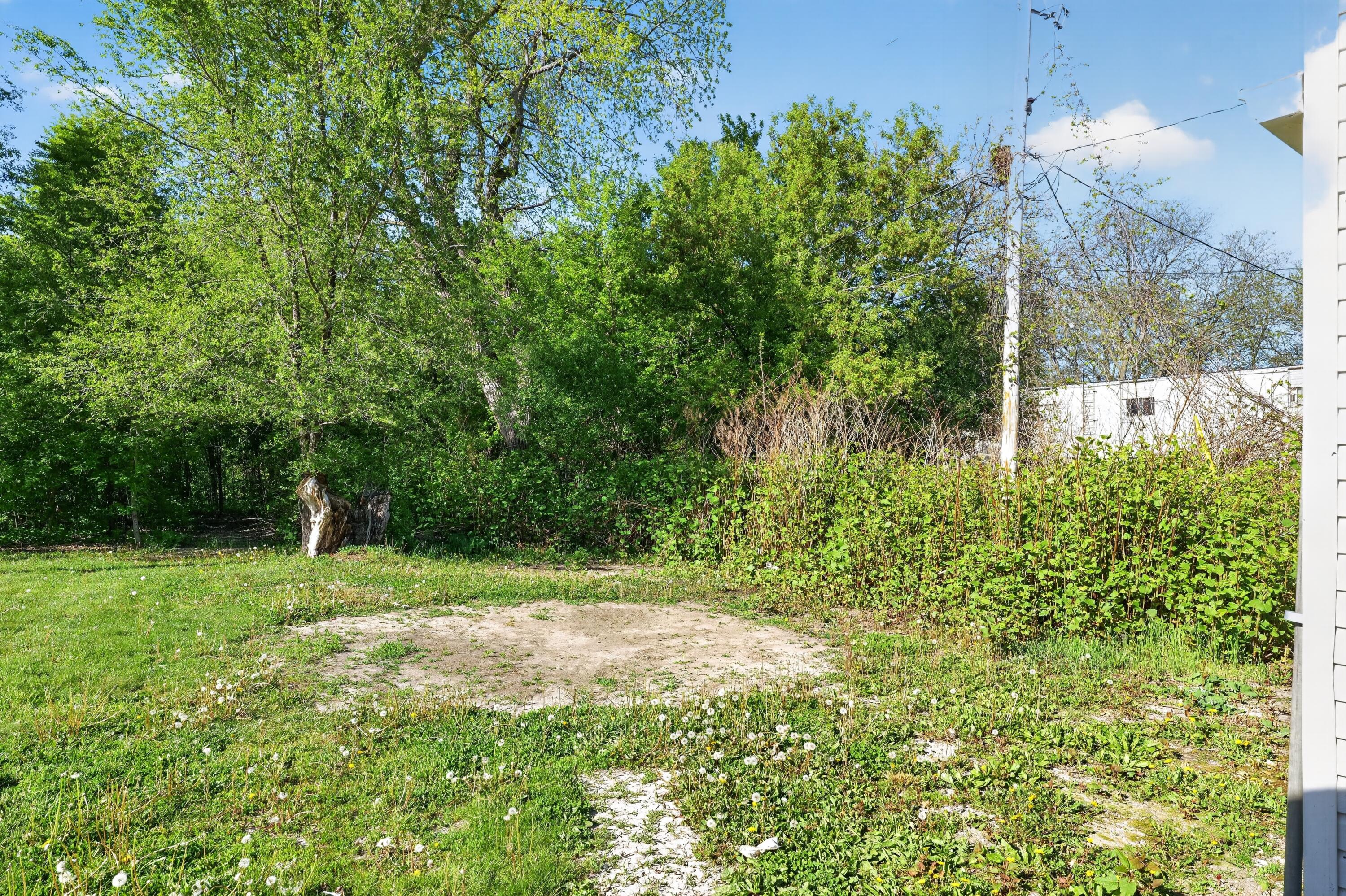5622 West Mill Road Milwaukee, WI 53223 - Photo 32 of 33 07_5622_W_Mill_Rd-Exterior-7838
