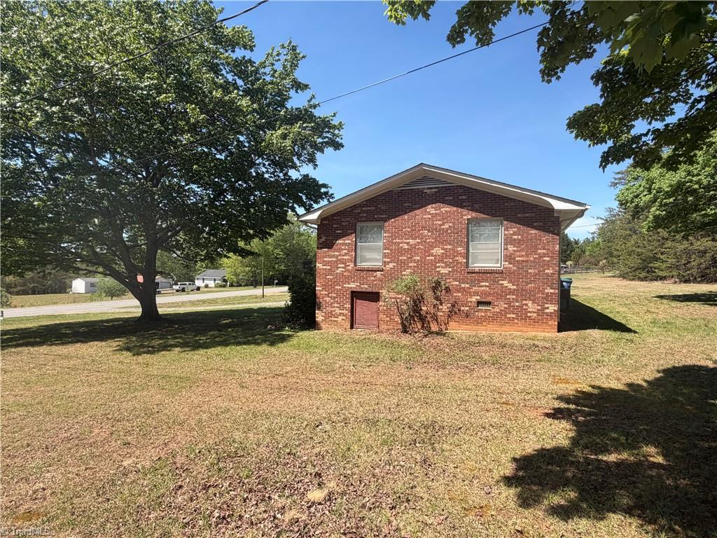 2387 Ashley Loop Reidsville, NC 27320 - Photo 3 of 21