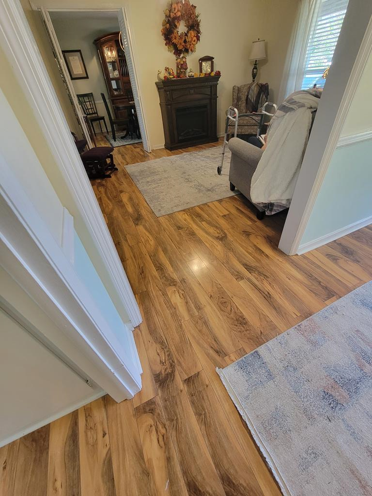 4202 Cheshire Bridge Road Columbus, GA 31909 - Photo 21 of 47 a living room with furniture
