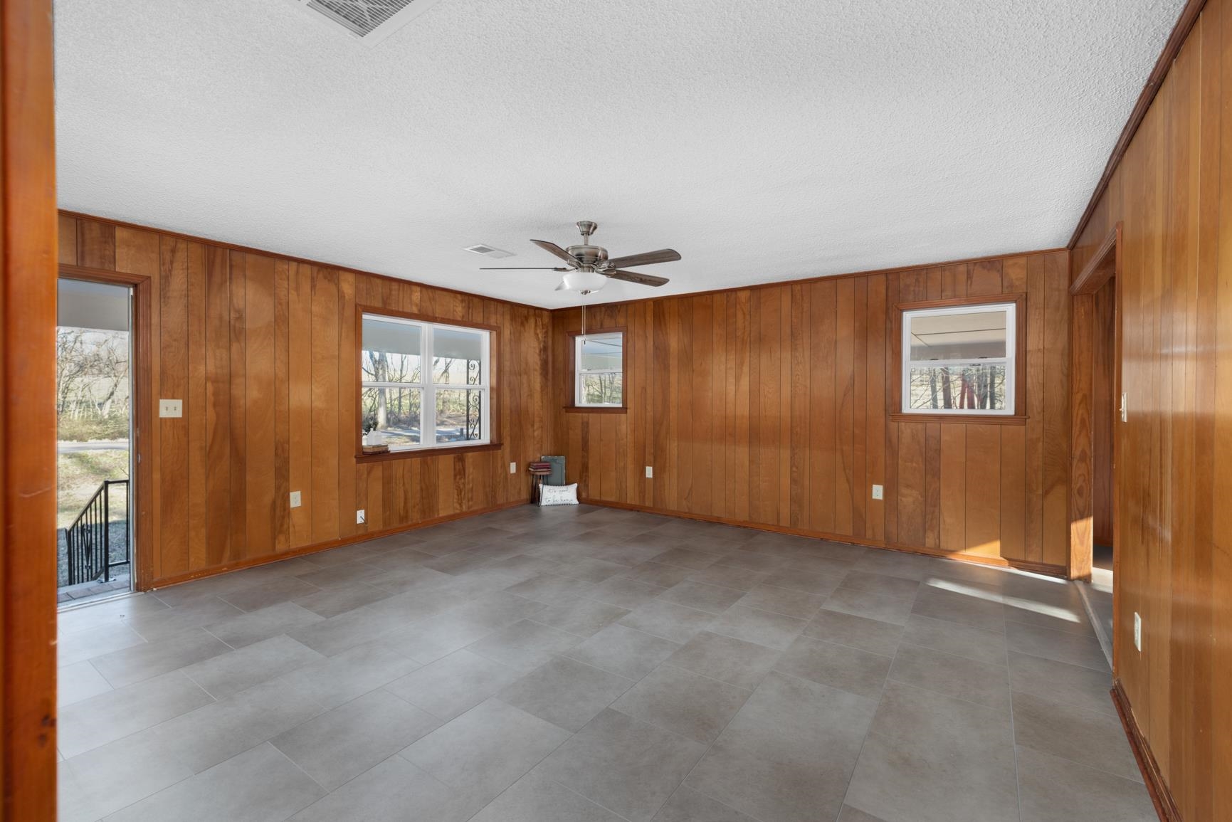 945 Gay Road Burlison, TN 38015 - Photo 9 of 27 an empty room with windows and closet