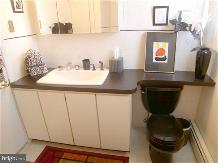 610 Cambridge Road Brookhaven, PA 19015 - Photo 12 of 23 Bathroom