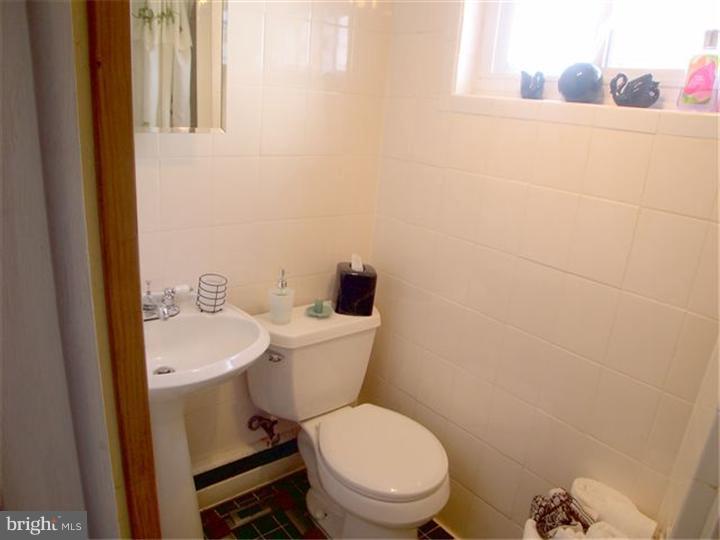 610 Cambridge Road Brookhaven, PA 19015 - Photo 19 of 23 Bathroom