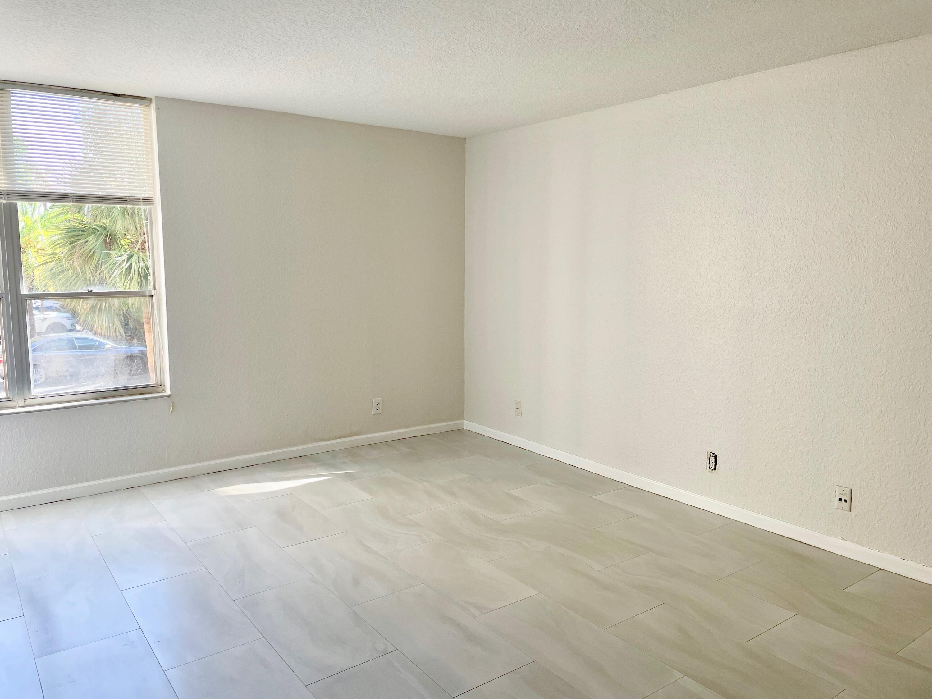 1000 Spanish River Road, Unit 2N Boca Raton, FL 33432 - Photo 35 of 58 IMG_2171