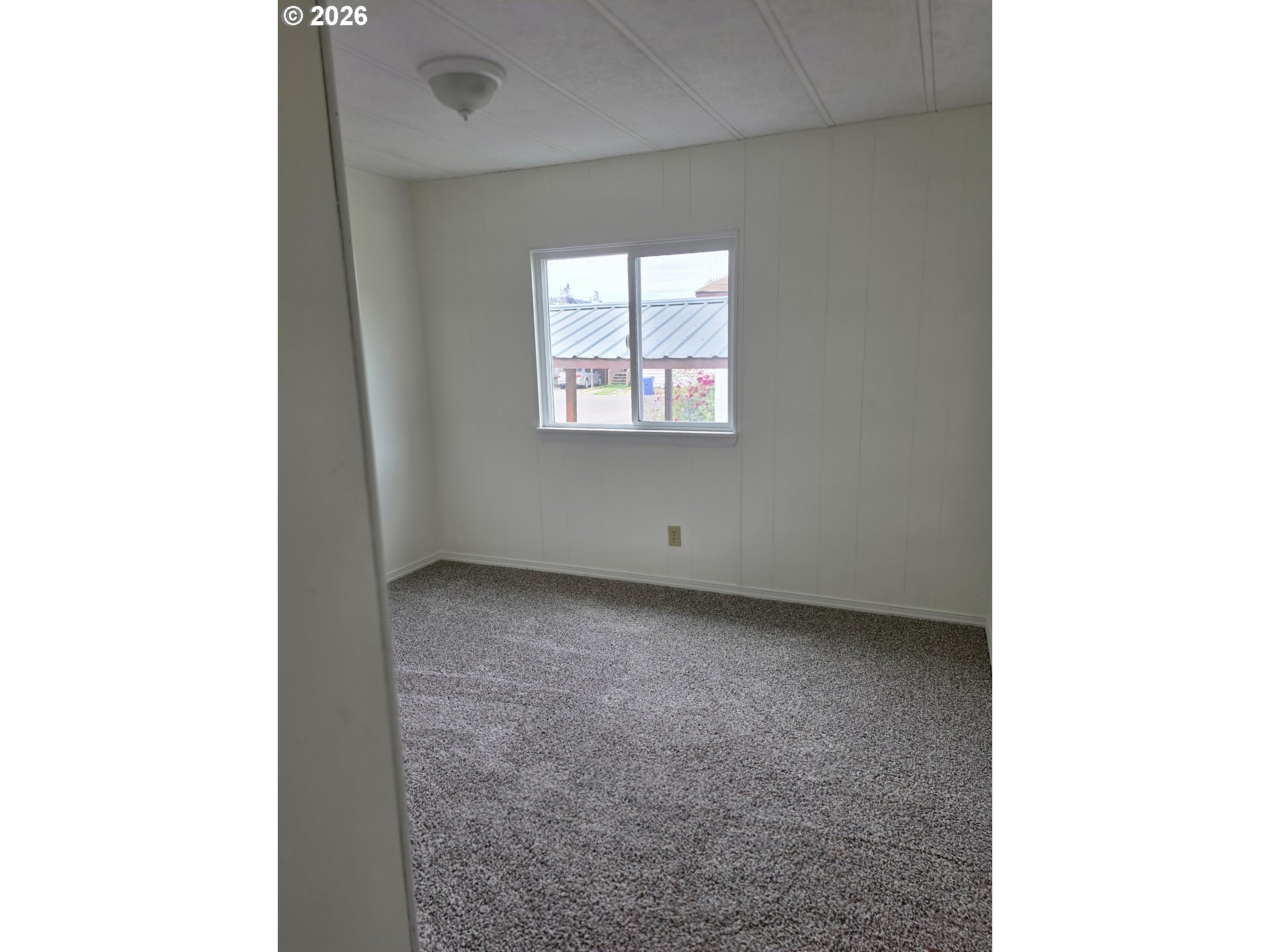 127 Southwest Berry Loop Lane Roseburg, OR 97471 - Photo 18 of 21 Bedroom
