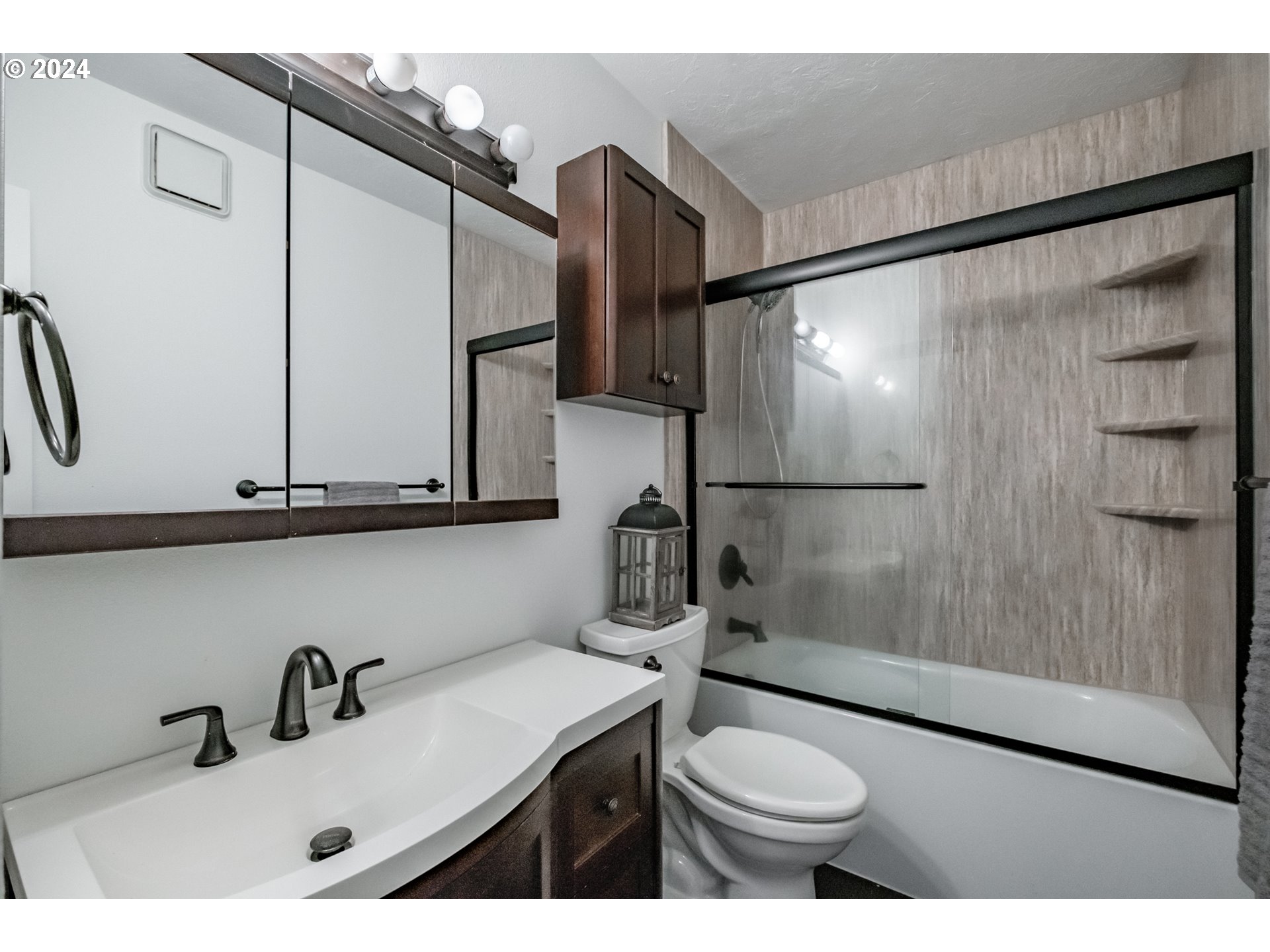 1441 Southwest Clay Street, Unit 102 Portland, OR 97201 - Photo 24 of 38