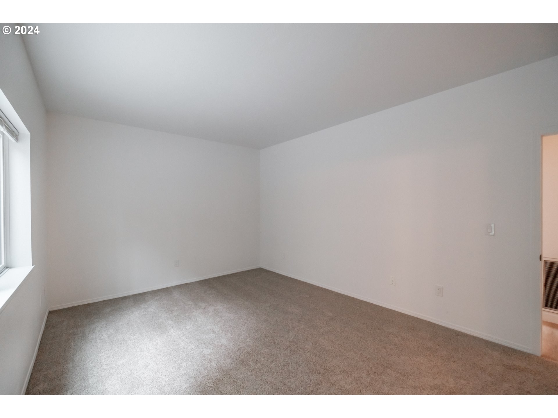 1441 Southwest Clay Street, Unit 102 Portland, OR 97201 - Photo 33 of 38