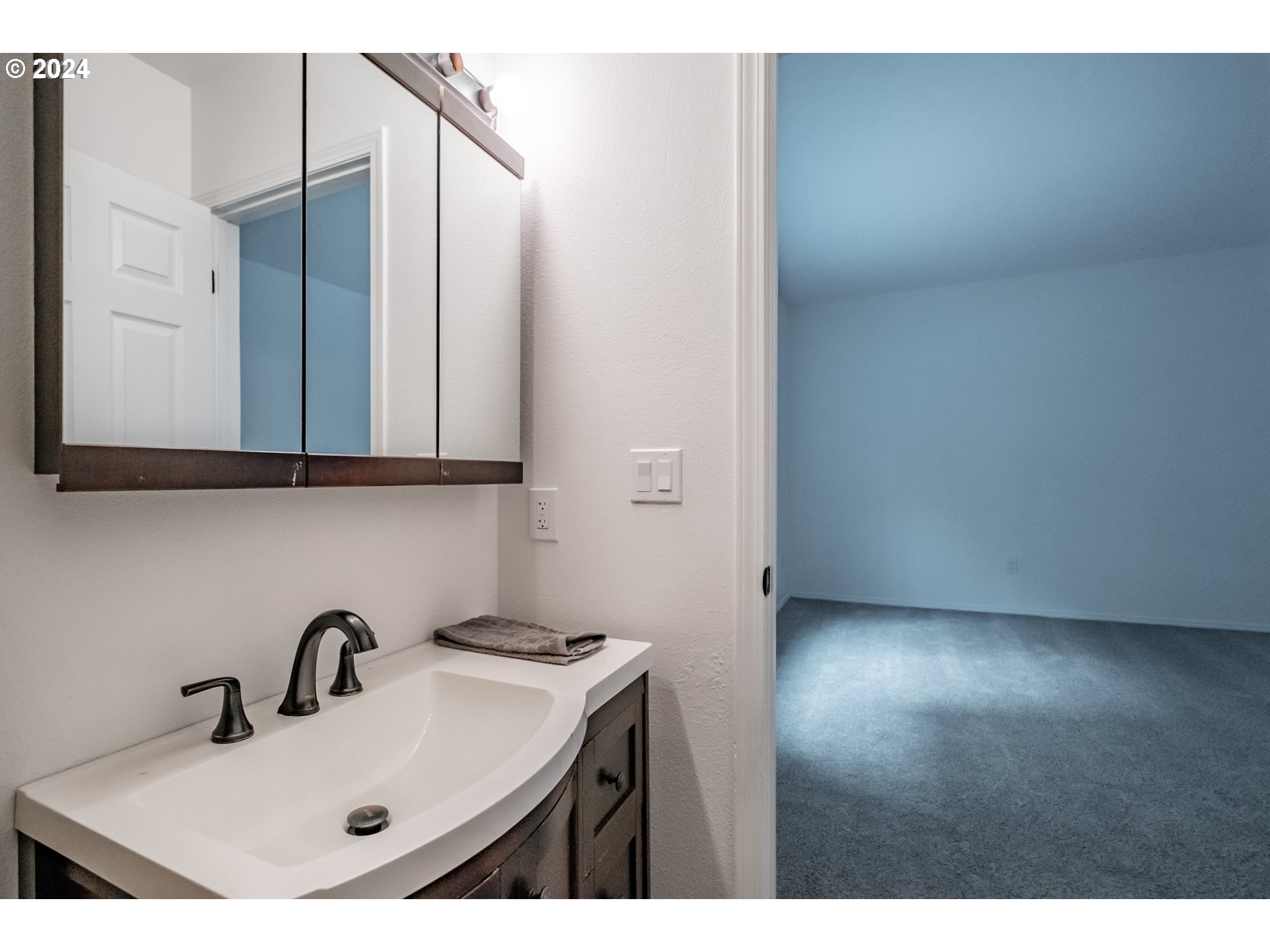 1441 Southwest Clay Street, Unit 102 Portland, OR 97201 - Photo 36 of 38