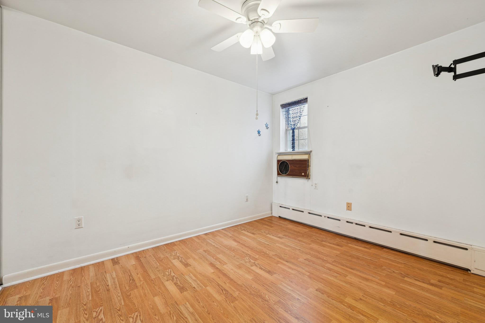 1135 Tasker Street Philadelphia, PA 19148 - Photo 17 of 24