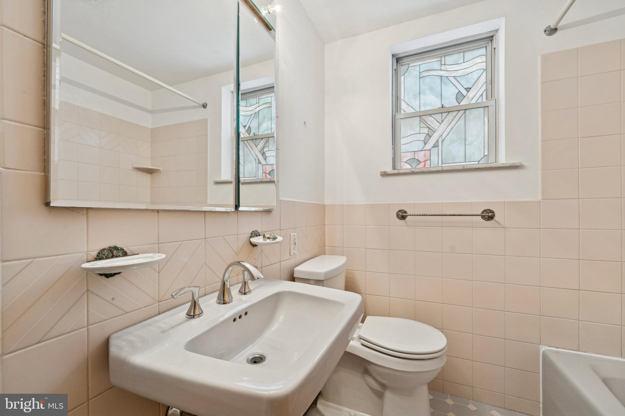 1135 Tasker Street Philadelphia, PA 19148 - Photo 18 of 24