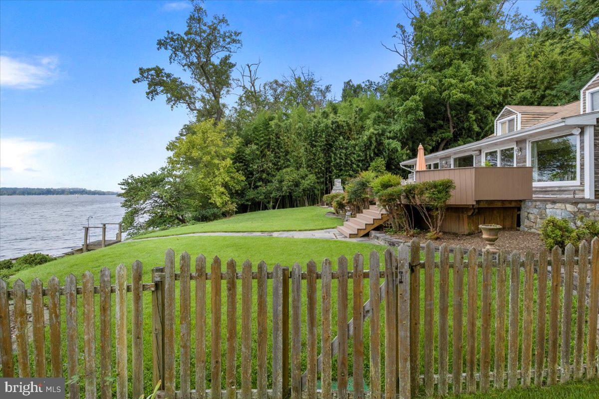 9100 Riverside Drive Fort Washington, MD 20744 - Photo 12 of 80 Sitting on the Banks of the Potomac