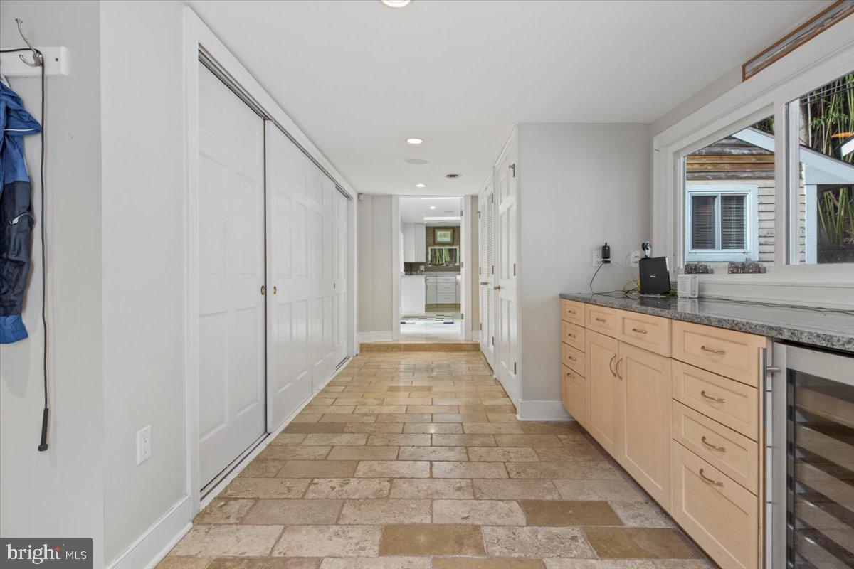 9100 Riverside Drive Fort Washington, MD 20744 - Photo 41 of 80 Laundry area and butlers pantry between suites