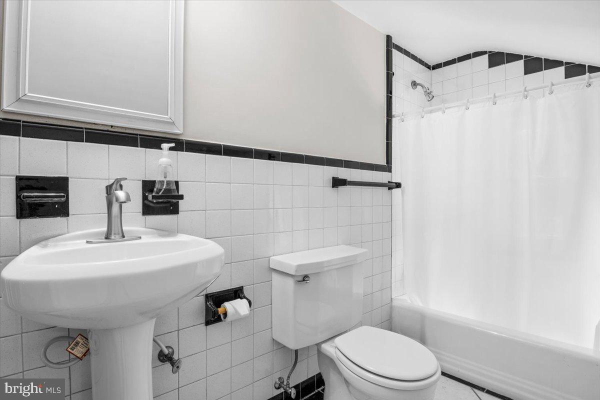 9100 Riverside Drive Fort Washington, MD 20744 - Photo 59 of 80 Upstairs full bath