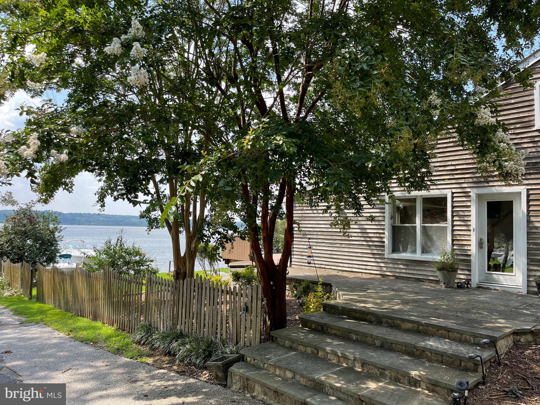 9100 Riverside Drive Fort Washington, MD 20744 - Photo 70 of 80 Side entry to the home