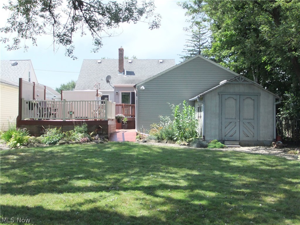 1329 Lander Road Cleveland, OH 44124 - Photo 7 of 32