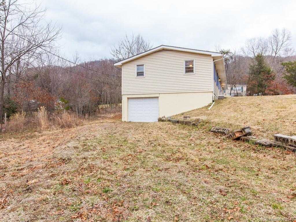 104 Walnut Cove Road Swannanoa, NC 28778 - Photo 7 of 35 Gallery Image 7