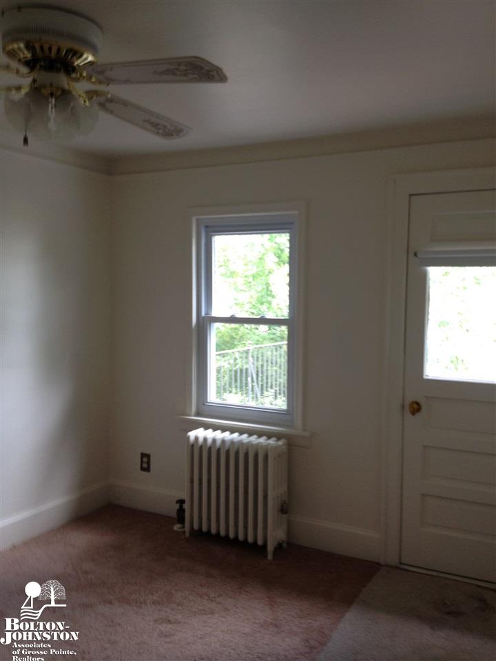 22707 Ridgeway Street, Unit UPPR St. Clair Shores, MI 48080 - Photo 9 of 11
