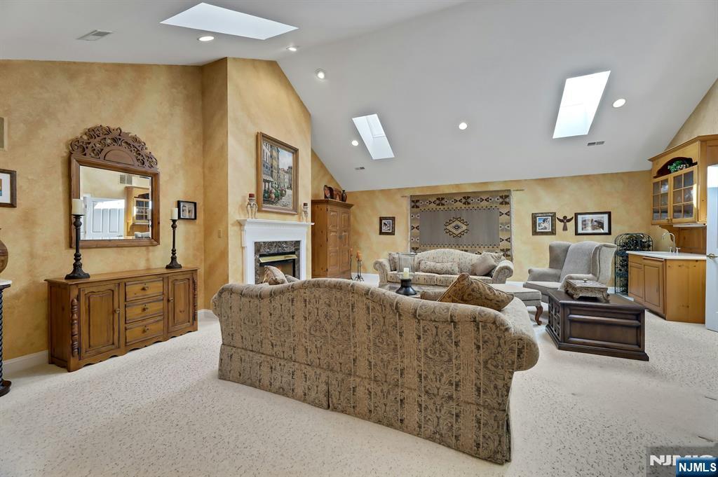 278 Hampshire Ridge, Unit 278 Park Ridge, NJ 07656 - Photo 25 of 45