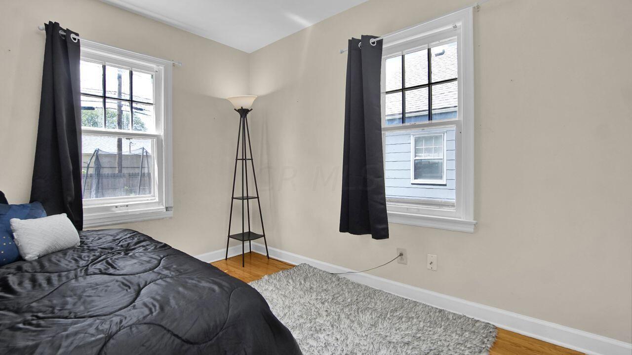 513 Elaine Road Columbus, OH 43213 - Photo 11 of 27 1st floor bedroom