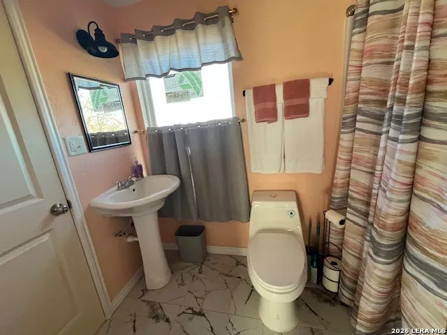 $325,000 | 3088 County Road 442, Nixon, TX 78140