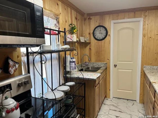 $325,000 | 3088 County Road 442, Nixon, TX 78140